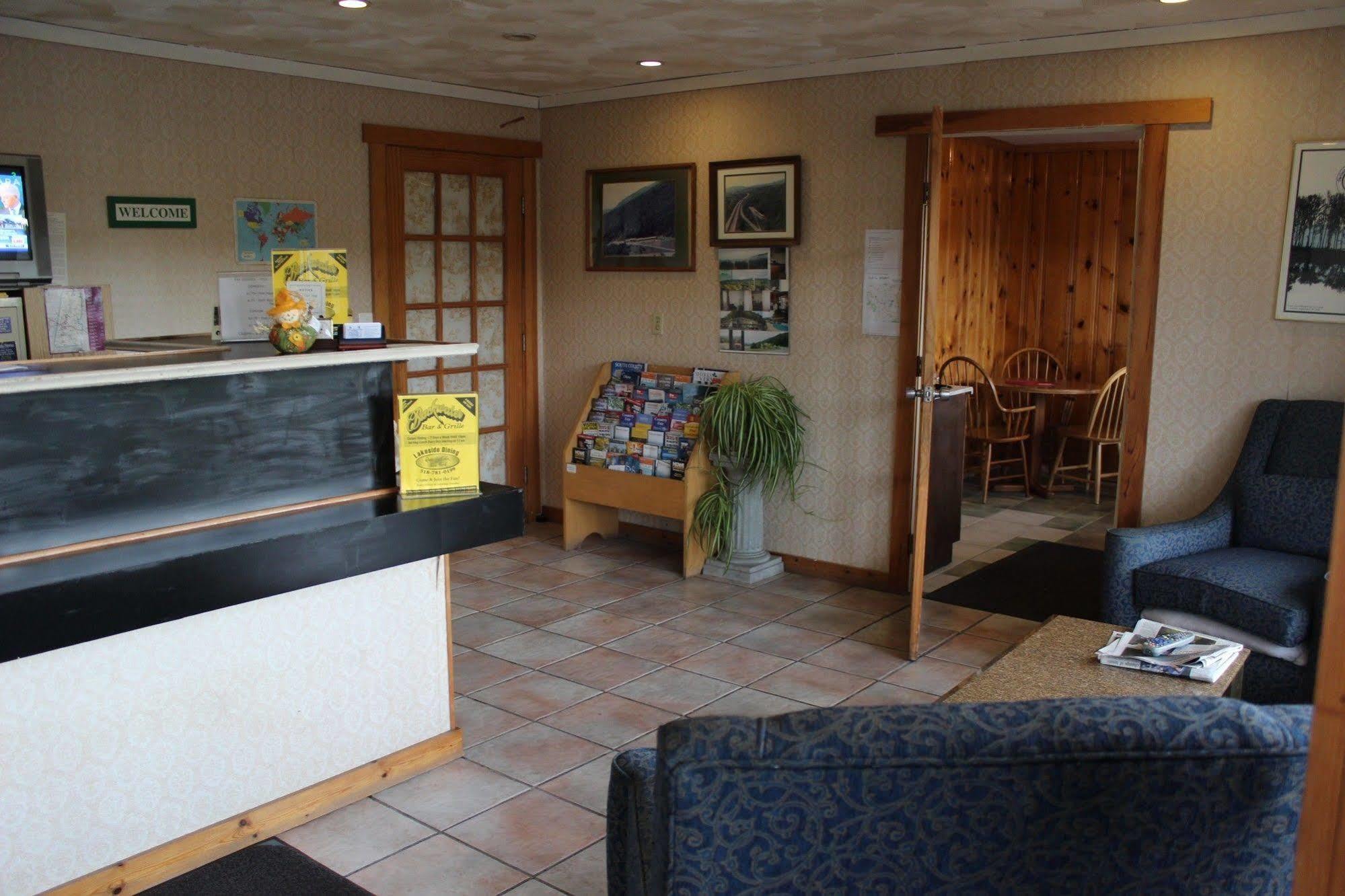 Berkshire Travel Lodge Canaan Buitenkant foto