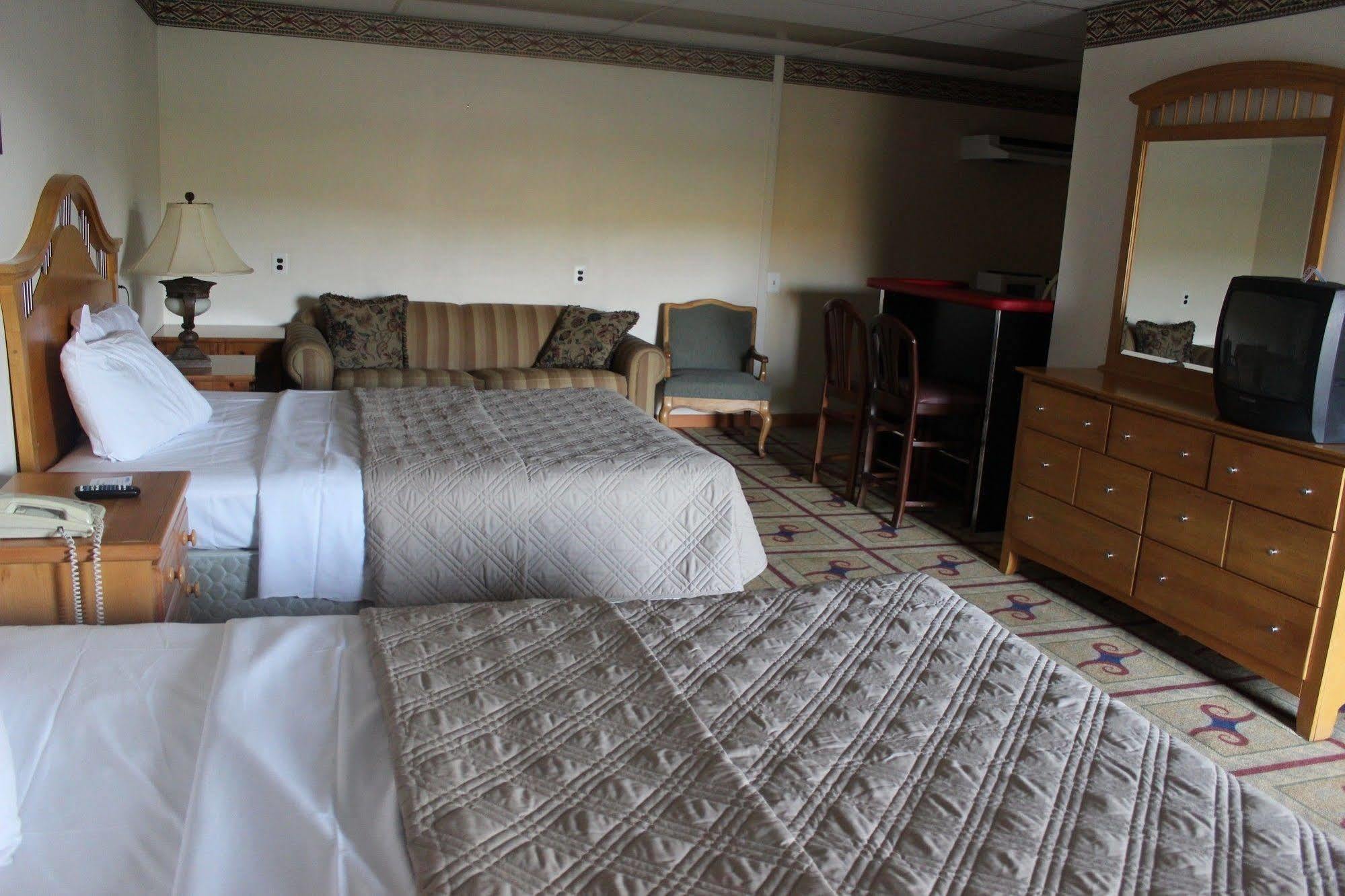 Berkshire Travel Lodge Canaan Buitenkant foto